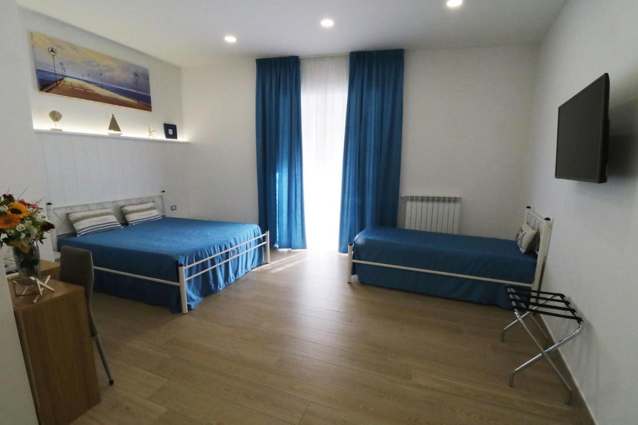 Bed and Breakfast Antica Capri à Naples Extérieur photo